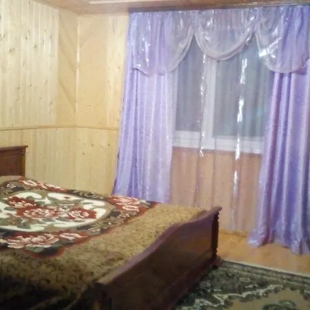 Дім З Ластівками *